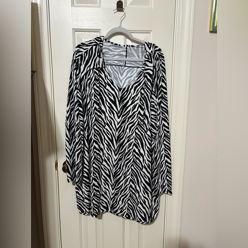 EUC Zebra Print Long Sleeve hooded coverup  COOLIBAR